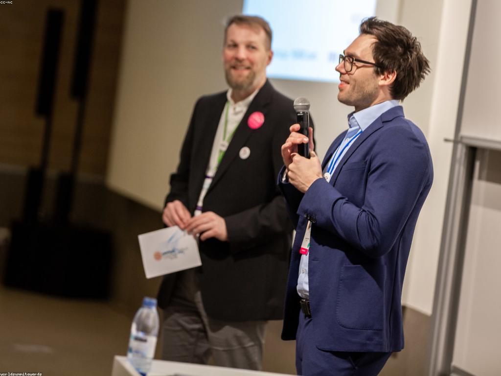 ព័ត៌មាននិងព្រឹត្តិការណ៍៖ ការប៉ះពាល់នៅលើពិភពលោក